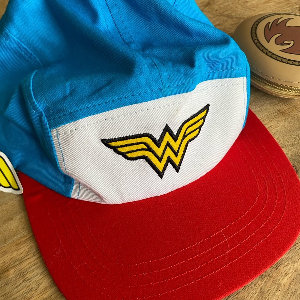 DC Worlds Finest Collection Box WONDER WOMAN 5 Panel Retro Ball Cap Hat  - NWT